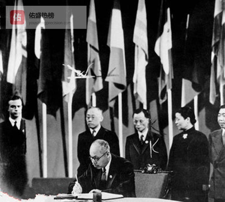 董必武失踪三十余年后，侄儿在开国大典老照片中认出三叔，真的是他吗？