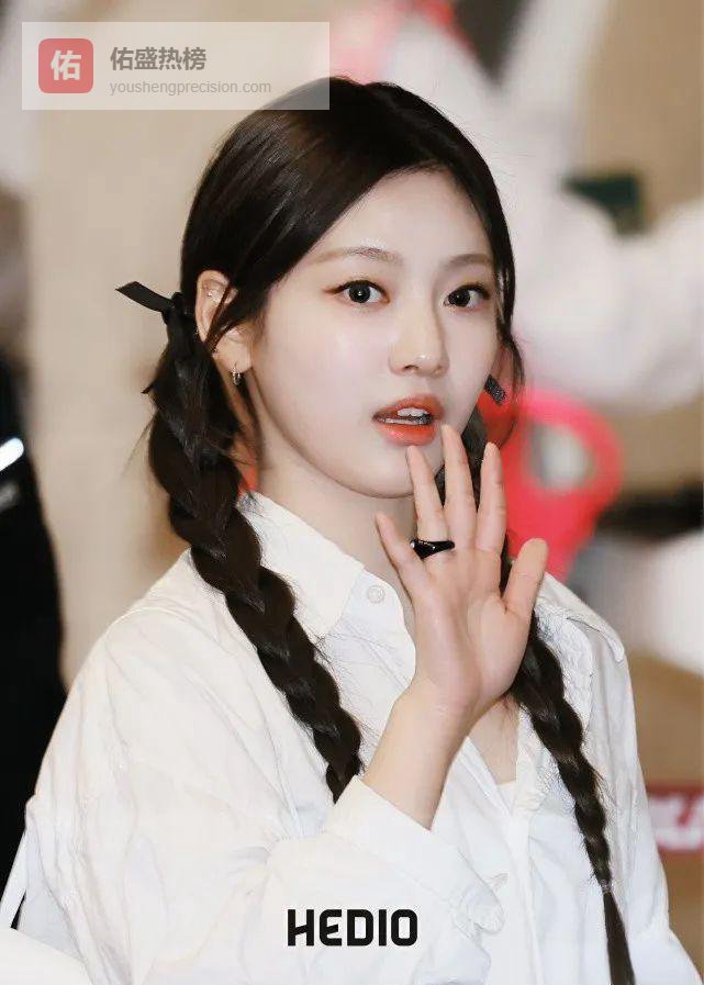 右眼近乎失明，她仍站在舞台中央发光