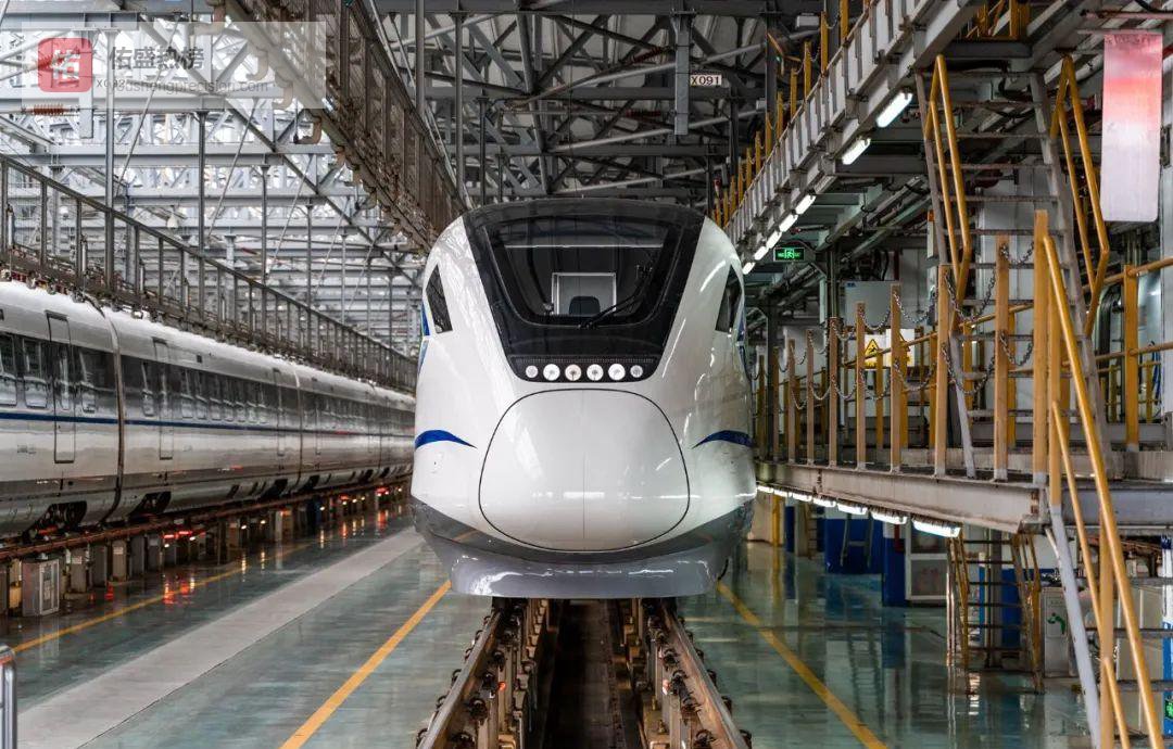 西南首次迎来CRH6A城际动车，1462个座位让出行更从容