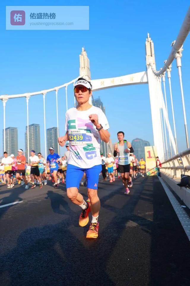 65岁才开始跑步，72岁跑进精英级：真正厉害的人，从来不怕起步晚