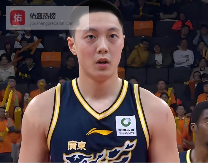 广东宏远收官战12人名单出炉：徐杰独挑大梁，胡明轩继续伤停，复出的焦泊乔萨林杰能帮球队拿下五连胜冲击前四吗