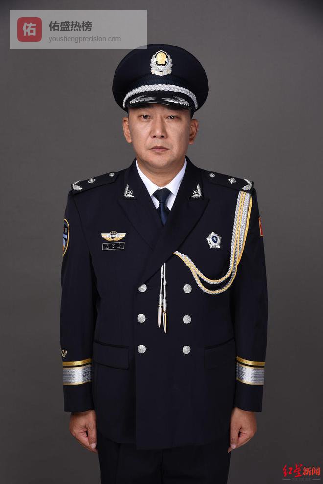 把危险挡在身前，战友追思禁毒警察王宇飞：他是最严“标尺”，也是暖心大哥