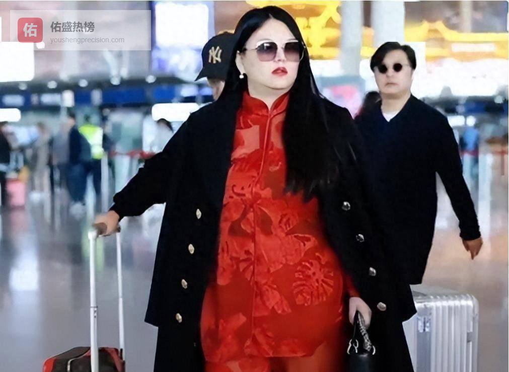 李湘变得像贾玲！半年内身形大变，腰部由粗变细，毅力令人钦佩