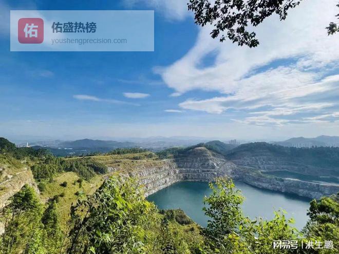 千万身家老板被邻居骗光家产，开宝马出门变坐地铁，不敢告诉女儿