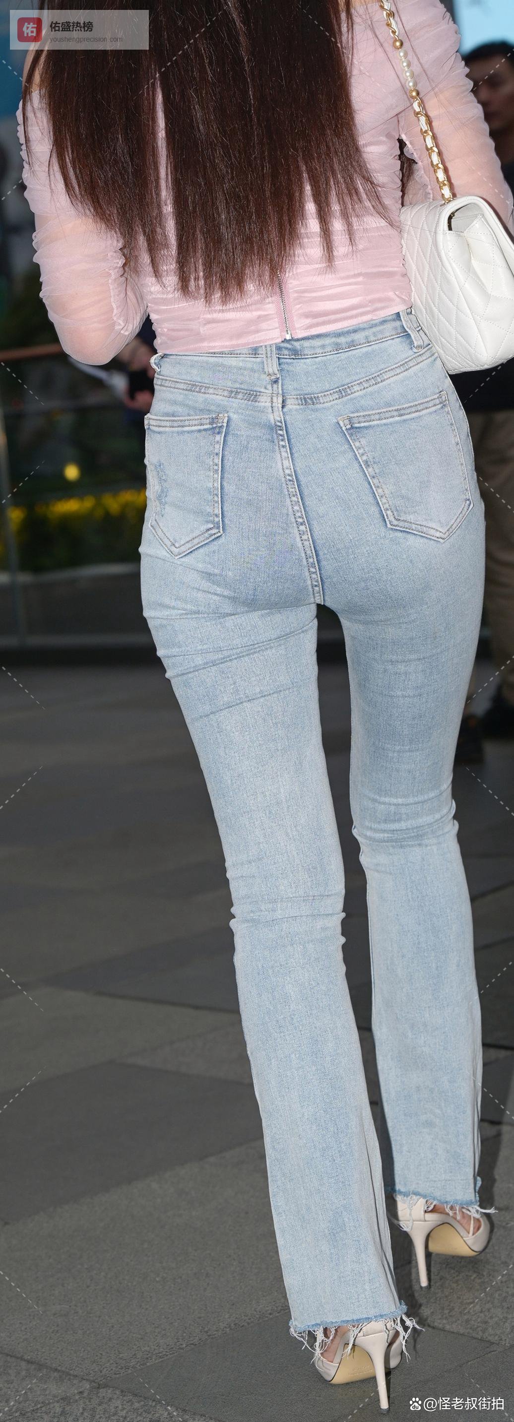 粉纱与丹宁的协奏，当柔美邂逅率性！