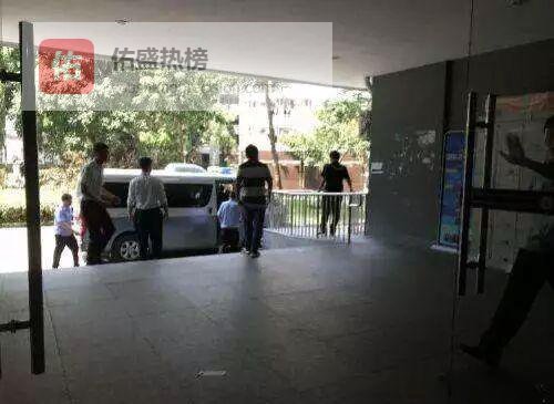 深大女生坠亡：20层顶楼到二楼平台的最后纵身