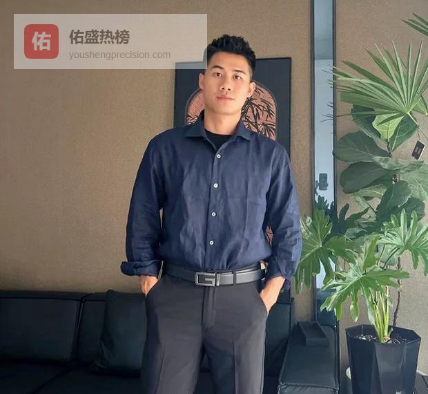 股东大会上，我那位总裁妻子显出孕样，股东们却向她的男秘书道贺，我没吵，她走到我面前：陪我去医院！我指着她男秘书：找你情人！