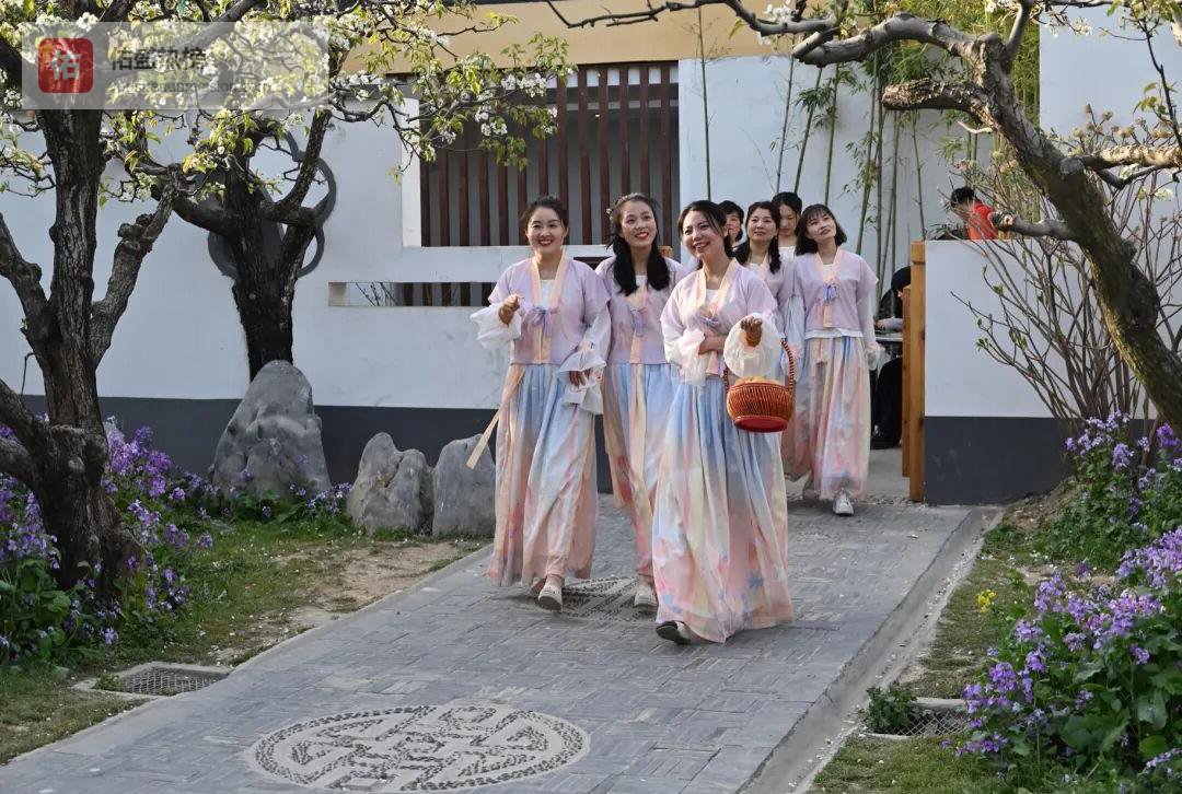 梨园景区：22万亩花海里的四季慢生活